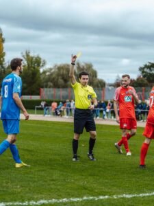 tomar cartão amarelo